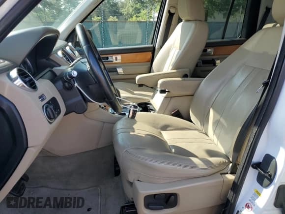 ✅ 2013 Land Rover LR4 HSE • VIN: SALAG2D47DA665348 • Lot: 69813665. Wystawiony na Copart z przebiegiem 206 182 mil. Bezpłatny archiwum sprzedaży aukcyjnych z USA i szczegółowy raport historii pojazdu na DreamBid. Zdjęcie 7.