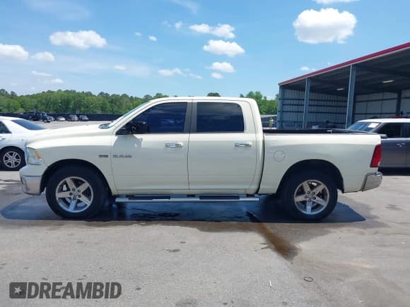 ✅ 2010 Dodge 1500 SLT • VIN: 1D7RV1CT7AS227072 • Lot: 42061389. Wystawiony na IAAI z przebiegiem 221 468 mil. Bezpłatny archiwum sprzedaży aukcyjnych z USA i szczegółowy raport historii pojazdu na DreamBid. Zdjęcie 14.