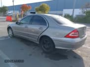 ✅ 2006 Mercedes-Benz C 280 Luxury • VIN: WDBRF54H56A909744 • Lot: 39415277. Wystawiony na IAAI z przebiegiem 285 769 mil. Bezpłatny archiwum sprzedaży aukcyjnych z USA i szczegółowy raport historii pojazdu na DreamBid. Zdjęcie 3.