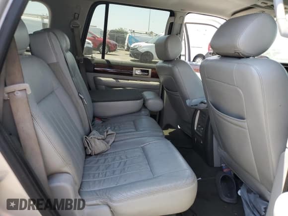 ✅ 2005 Lincoln Navigator Luxury • VIN: 5LMFU27555LJ22198 • Лот: 59389675. Опубликован ранее на Copart с пробегом Не указан. Бесплатный доступ к архиву аукционных продаж из США и подробный отчёт об истории автомобиля на DreamBid. Изображение 11.