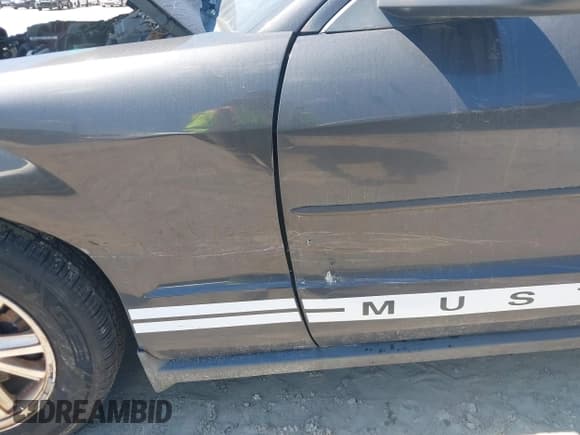 ✅ 2007 Ford Mustang Deluxe • VIN: 1ZVFT80NX75211227 • Лот: 43160650. Опубликован ранее на IAAI с пробегом 166 297 миль. Бесплатный доступ к архиву аукционных продаж из США и подробный отчёт об истории автомобиля на DreamBid. Изображение 6.