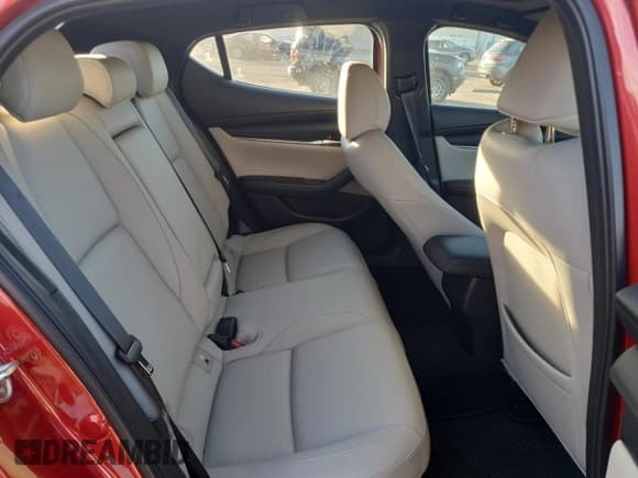 ✅ 2023 Mazda 3 S Preferred • VIN: JM1BPALM1P1615668 • Lot: 91617085. Wystawiony na Copart z przebiegiem 22 650 mil. Bezpłatny archiwum sprzedaży aukcyjnych z USA i szczegółowy raport historii pojazdu na DreamBid. Zdjęcie 10.