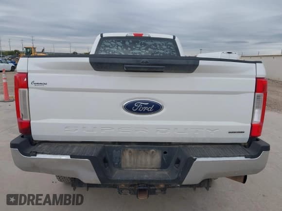✅ 2019 Ford F-250 XL • VIN: 1FT7W2B61KEF79726 • Lot: 43806062. Listed on IAAI with 228,653 mi. Free auction sales archive from the USA and detailed vehicle history report at DreamBid. Image 16.