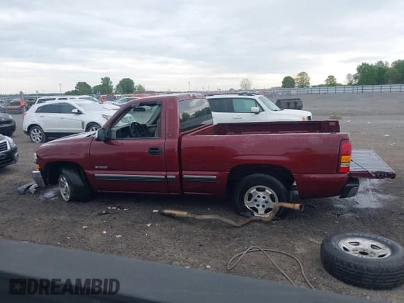 ✅ 2000 Chevrolet Silverado 1500 LS • VIN: 1GCEC14T1YZ251253 • Лот: 42094727. Опубликован ранее на IAAI с пробегом 425 300 миль. Бесплатный доступ к архиву аукционных продаж из США и подробный отчёт об истории автомобиля на DreamBid. Изображение 15.