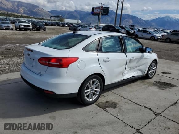 ✅ 2016 Ford Focus SE • VIN: 1FADP3F24GL290751 • Lot: 82605565. Listed on Copart with 123,821 mi. Free auction sales archive from the USA and detailed vehicle history report at DreamBid. Image 3.