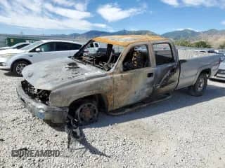 2004 Chevrolet Silverado 2500HD LS с VIN 1GCHK231X4F137978, выставлен на аукционе Copart как лот 66332815 с пробегом Не указан миль и На запчасти • Non repairable. История ставок и продаж доступна на DreamBid. Изображение 1.