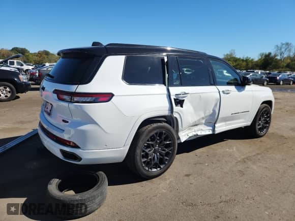 ✅ 2023 Jeep Grand Cherokee Summit • VIN: 1C4RJKEG6P8771614 • Lot: 85094655. Listed on Copart with 16,172 mi. Free auction sales archive from the USA and detailed vehicle history report at DreamBid. Image 3.