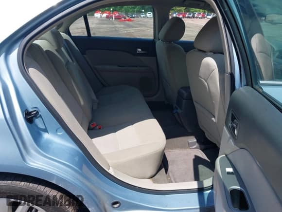 ✅ 2011 Ford Fusion Hybrid • VIN: 3FADP0L37BR264490 • Lot: 42253495. Wystawiony na IAAI z przebiegiem 112 866 mil. Bezpłatny archiwum sprzedaży aukcyjnych z USA i szczegółowy raport historii pojazdu na DreamBid. Zdjęcie 8.