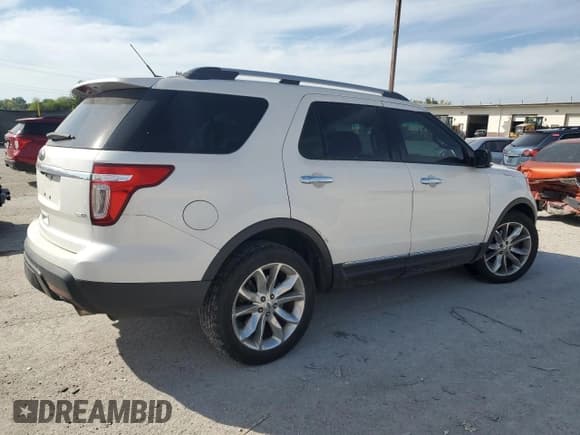 ✅ 2015 Ford Explorer XLT • VIN: 1FM5K8D88FGB57866 • Lot: 84923145. Wystawiony na Copart z przebiegiem 90 274 mil. Bezpłatny archiwum sprzedaży aukcyjnych z USA i szczegółowy raport historii pojazdu na DreamBid. Zdjęcie 3.