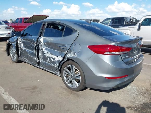 ✅ 2017 Hyundai Elantra SE • VIN: KMHD84LF9HU148598 • Lot: 43215408. Wystawiony na IAAI z przebiegiem 109 286 mil. Bezpłatny archiwum sprzedaży aukcyjnych z USA i szczegółowy raport historii pojazdu na DreamBid. Zdjęcie 3.