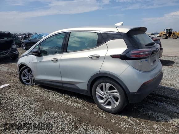 ✅ 2022 Chevrolet Bolt EV 1LT • VIN: 1G1FW6S08N4123532 • Lot: 81430245. Listed on Copart with 107,584 mi. Free auction sales archive from the USA and detailed vehicle history report at DreamBid. Image 2.