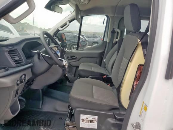 ✅ 2024 Ford Transit Passenger XL • VIN: 1FBAX2Y81RKB30610 • Lot: 59320285. Wystawiony na Copart z przebiegiem 13 435 mil. Bezpłatny archiwum sprzedaży aukcyjnych z USA i szczegółowy raport historii pojazdu na DreamBid. Zdjęcie 7.