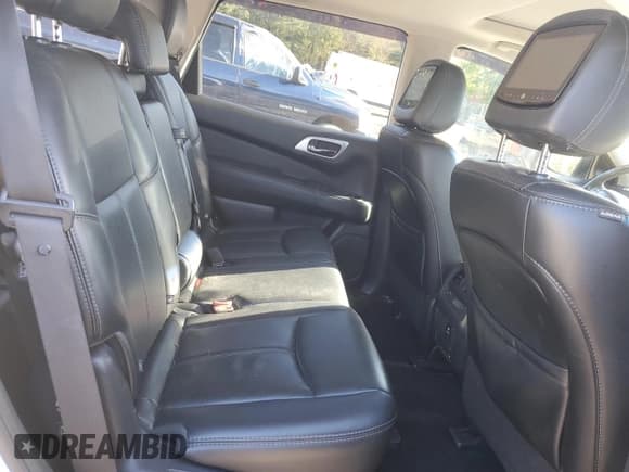 ✅ 2016 Nissan Pathfinder Platinum • VIN: 5N1AR2MM9GC637251 • Lot: 87032765. Listed on Copart with 85,309 mi. Free auction sales archive from the USA and detailed vehicle history report at DreamBid. Image 11.