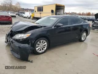 ✅ 2015 Lexus ES 300h • VIN: JTHBW1GG7F2099606 • Lot: 92819235. Wystawiony na Copart z przebiegiem 176 528 mil. Bezpłatny archiwum sprzedaży aukcyjnych z USA i szczegółowy raport historii pojazdu na DreamBid. Zdjęcie 1.