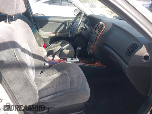 2003 Hyundai Sonata GLS with VIN KMHWF35H93A870185, listed as a IAAI auction lot 43397216 with 189,217 mi miles and . Bid and sale history available at DreamBid. Image 5.