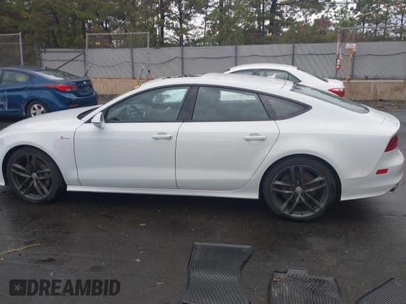 ✅ 2015 Audi A7 Prestige • VIN: WAU2GAFC4FN006274 • Lot: 43480236. Wystawiony na IAAI z przebiegiem 98 496 mil. Bezpłatny archiwum sprzedaży aukcyjnych z USA i szczegółowy raport historii pojazdu na DreamBid. Zdjęcie 14.