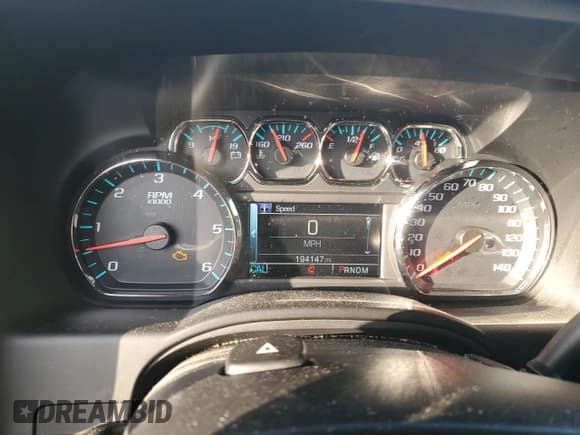 ✅ 2016 Chevrolet Suburban LT • VIN: 1GNSKHKC9GR453426 • Lot: 83484374. Wystawiony na Copart z przebiegiem 194 147 mil. Bezpłatny archiwum sprzedaży aukcyjnych z USA i szczegółowy raport historii pojazdu na DreamBid. Zdjęcie 9.