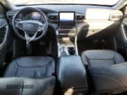 ✅ 2021 Ford Explorer Limited • VIN: 1FM5K8FWXMNA05320 • Lot: 89800355. Wystawiony na Copart z przebiegiem 138 788 mil. Bezpłatny archiwum sprzedaży aukcyjnych z USA i szczegółowy raport historii pojazdu na DreamBid. Zdjęcie 8.