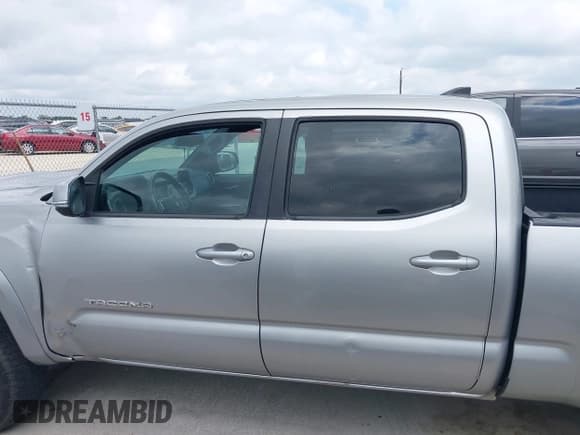 ✅ 2017 Toyota Tacoma SR5 • VIN: 3TMBZ5DN9HM011444 • Lot: 42138388. Listed on IAAI with 133,857 mi. Free auction sales archive from the USA and detailed vehicle history report at DreamBid. Image 15.