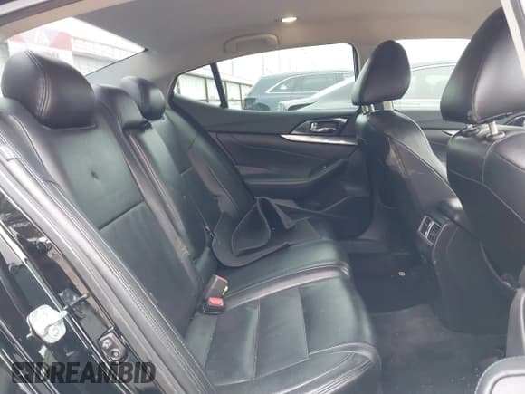 ✅ 2019 Nissan Maxima SL • VIN: 1N4AA6AV4KC380918 • Lot: 41267350. Wystawiony na IAAI z przebiegiem 97 206 mil. Bezpłatny archiwum sprzedaży aukcyjnych z USA i szczegółowy raport historii pojazdu na DreamBid. Zdjęcie 8.