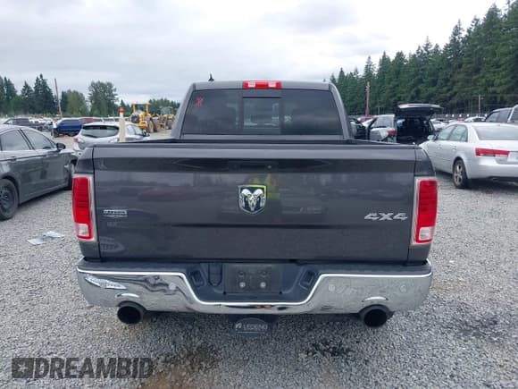 ✅ 2017 Ram 1500 Laramie • VIN: 1C6RR7VT1HS759515 • Lot: 42672289. Wystawiony na IAAI z przebiegiem 68 664 mil. Bezpłatny archiwum sprzedaży aukcyjnych z USA i szczegółowy raport historii pojazdu na DreamBid. Zdjęcie 17.