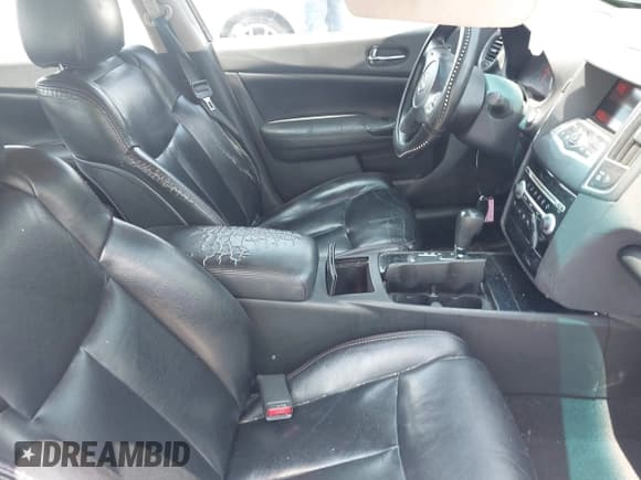 ✅ 2010 Nissan Maxima SV • VIN: 1N4AA5AP7AC870862 • Lot: 42660524. Listed on IAAI with 218,265 mi. Free auction sales archive from the USA and detailed vehicle history report at DreamBid. Image 5.