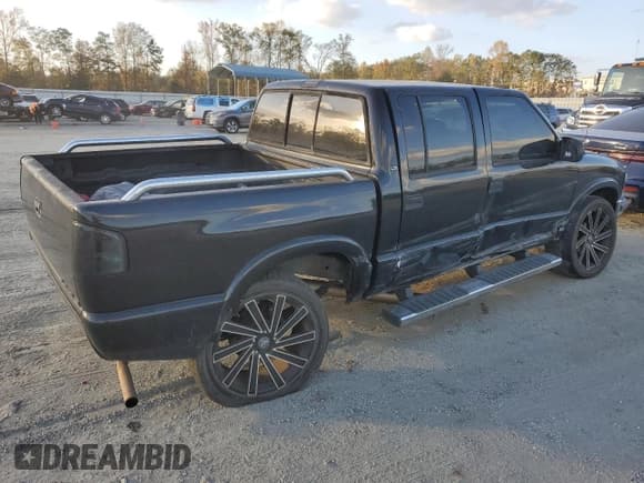 ✅ 2001 Chevrolet S-10 LS • VIN: 1GCDT13W91K231189 • Лот: 78889054. Опубликован ранее на Copart с пробегом 202 223 миль. Бесплатный доступ к архиву аукционных продаж из США и подробный отчёт об истории автомобиля на DreamBid. Изображение 3.