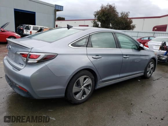 ✅ 2016 Hyundai Sonata Limited • VIN: KMHE34L19GA010504 • Лот: 45740163. Опубликован ранее на Copart с пробегом 121 239 миль. Бесплатный доступ к архиву аукционных продаж из США и подробный отчёт об истории автомобиля на DreamBid. Изображение 3.