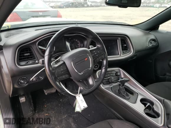 ✅ 2020 Dodge Challenger GT • VIN: 2C3CDZKGXLH189096 • Lot: 39809443. Wystawiony na Copart z przebiegiem 25 015 mil. Bezpłatny archiwum sprzedaży aukcyjnych z USA i szczegółowy raport historii pojazdu na DreamBid. Zdjęcie 8.