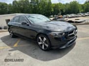 ✅ 2024 Mercedes-Benz C 300 • VIN: W1KAF4HB1RR184850 • Lot: 63047705. Wystawiony na Copart z przebiegiem 25 664 mil. Bezpłatny archiwum sprzedaży aukcyjnych z USA i szczegółowy raport historii pojazdu na DreamBid. Zdjęcie 4.