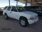 2003 Chevrolet Blazer LS z VIN 1GNDT13X63K170628, wystawiony jako Copart lot #77502884 z przebiegiem Nie podano mil oraz Czysty tytuł • Clean title. Historia ofert i sprzedaży dostępna na DreamBid. Obrazek 4.