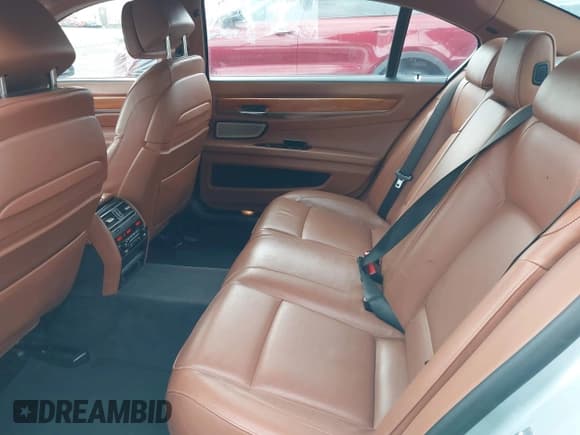 ✅ 2013 BMW 7 Series 750Li xDrive • VIN: WBAYF8C50DD140147 • Lot: 43699433. Listed on IAAI with 113,189 mi. Free auction sales archive from the USA and detailed vehicle history report at DreamBid. Image 8.