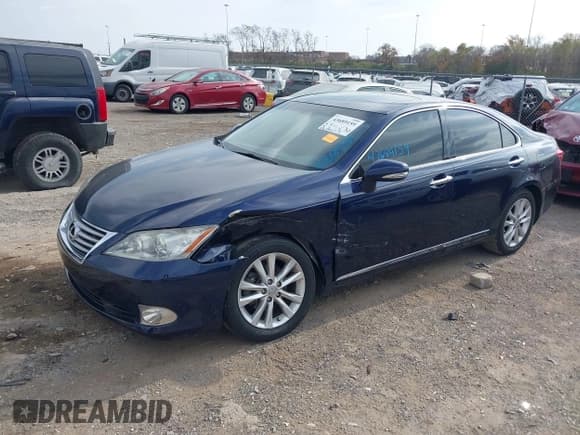 ✅ 2011 Lexus ES 330 • VIN: JTHBK1EGXB2426783 • Lot: 43689159. Listed on IAAI with 48,999 mi. Free auction sales archive from the USA and detailed vehicle history report at DreamBid. Image 2.
