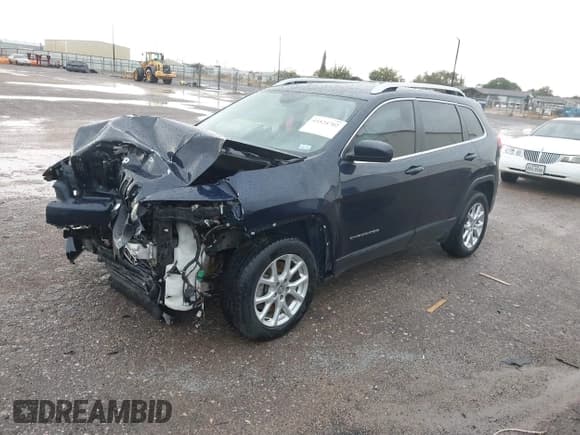 ✅ 2016 Jeep Cherokee Latitude • VIN: 1C4PJMCB5GW162309 • Lot: 43524702. Wystawiony na IAAI z przebiegiem 141 651 mil. Bezpłatny archiwum sprzedaży aukcyjnych z USA i szczegółowy raport historii pojazdu na DreamBid. Zdjęcie 2.