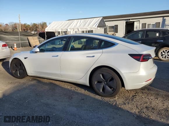 ✅ 2020 Tesla Model 3 Long Range • VIN: 5YJ3E1EB3LF618370 • Лот: 89463135. Опубликован ранее на Copart с пробегом 56 615 миль. Бесплатный доступ к архиву аукционных продаж из США и подробный отчёт об истории автомобиля на DreamBid. Изображение 2.