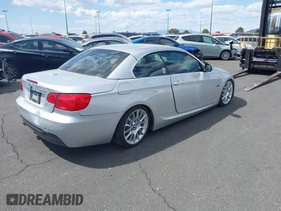 ✅ 2012 BMW 3 Series 328i • VIN: WBADW3C58CE823093 • Lot: 41830052. Listed on IAAI with 87,306 mi. Free auction sales archive from the USA and detailed vehicle history report at DreamBid. Image 4.