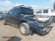✅ 2005 Nissan Frontier SE • VIN: 1N6AD07UX5C418604 • Lot: 43196214. Wystawiony na IAAI z przebiegiem 252 593 mil. Bezpłatny archiwum sprzedaży aukcyjnych z USA i szczegółowy raport historii pojazdu na DreamBid. Zdjęcie 3.