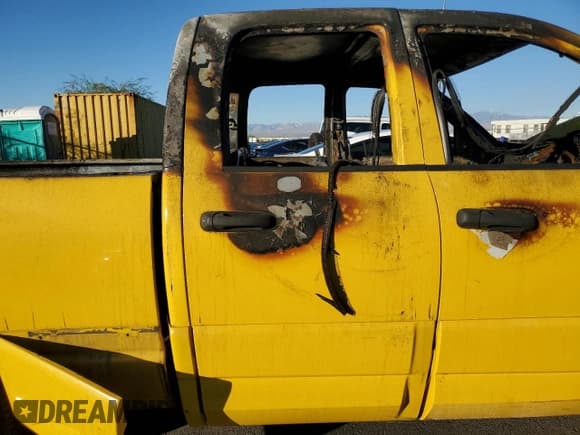 ✅ 2005 Dodge Ram • VIN: 3D7HA18H95G740414 • Lot: 90921675. Wystawiony na Copart z przebiegiem Nie podano. Bezpłatny archiwum sprzedaży aukcyjnych z USA i szczegółowy raport historii pojazdu na DreamBid. Zdjęcie 10.