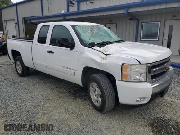 ✅ 2008 Chevrolet Silverado 1500 2LT • VIN: 2GCEC19J681197917 • Lot: 74453864. Listed on Copart with 104,081 mi. Free auction sales archive from the USA and detailed vehicle history report at DreamBid. Image 4.