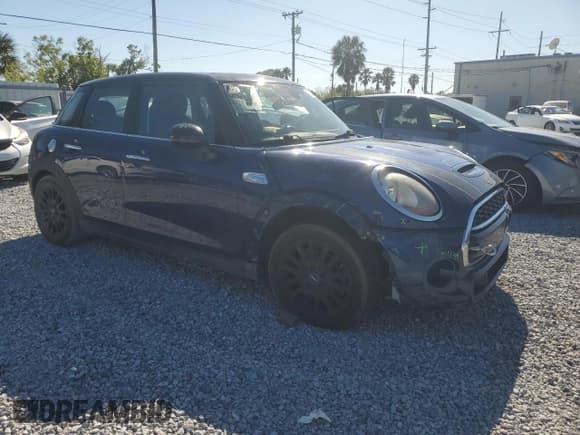 ✅ 2016 MINI Hardtop 4 Door S • VIN: WMWXU3C55G2D29125 • Lot: 50220615. Listed on Copart with 58,681 mi. Free auction sales archive from the USA and detailed vehicle history report at DreamBid. Image 4.