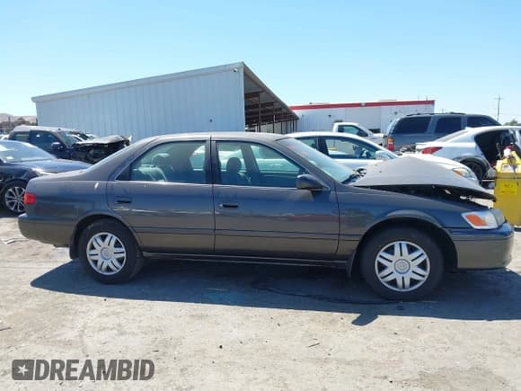 ✅ 2000 Toyota Camry LE • VIN: 4T1BF22K6YU956844 • Lot: 43001169. Wystawiony na IAAI z przebiegiem 125 118 mil. Bezpłatny archiwum sprzedaży aukcyjnych z USA i szczegółowy raport historii pojazdu na DreamBid. Zdjęcie 13.