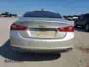 2017 Chevrolet Malibu LS z VIN 1G1ZB5ST1HF290921, wystawiony jako Copart lot #71607205 z przebiegiem 150 021 mil mil oraz Szkoda całkowita • Salvage title. Historia ofert i sprzedaży dostępna na DreamBid. Obrazek 6.