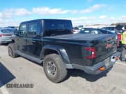 ✅ 2023 Jeep Gladiator Mojave • VIN: 1C6JJTEG8PL536381 • Lot: 43579748. Wystawiony na IAAI z przebiegiem 35 598 mil. Bezpłatny archiwum sprzedaży aukcyjnych z USA i szczegółowy raport historii pojazdu na DreamBid. Zdjęcie 3.