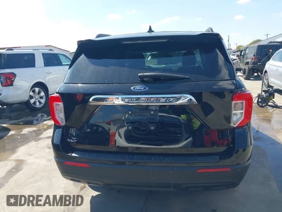 ✅ 2022 Ford Explorer XLT • VIN: 1FMSK7DH2NGA82285 • Lot: 43484216. Wystawiony na IAAI z przebiegiem 80 909 mil. Bezpłatny archiwum sprzedaży aukcyjnych z USA i szczegółowy raport historii pojazdu na DreamBid. Zdjęcie 17.