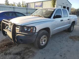 2006 Dodge Dakota ST z VIN 1D7HE28K46S609004, wystawiony jako Copart lot #80251664 z przebiegiem Nie podano mil oraz Czysty tytuł • Clean title. Historia ofert i sprzedaży dostępna na DreamBid. Obrazek 1.