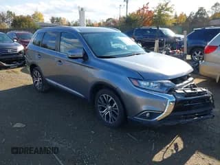 ✅ 2018 Mitsubishi Outlander SE • VIN: JA4AD3A39JZ016921 • Lot: 43606318. Listed on IAAI with 49,942 mi. Free auction sales archive from the USA and detailed vehicle history report at DreamBid. Image 1.