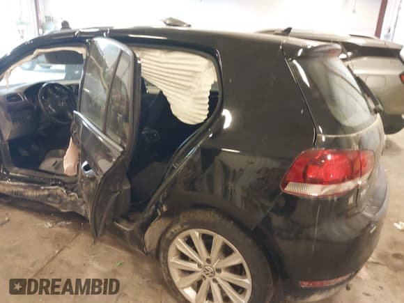 ✅ 2013 Volkswagen Golf TDI w/Sunroof & Nav • VIN: WVWNM7AJ1DW009528 • Lot: 43574818. Wystawiony na IAAI z przebiegiem 81 377 mil. Bezpłatny archiwum sprzedaży aukcyjnych z USA i szczegółowy raport historii pojazdu na DreamBid. Zdjęcie 6.