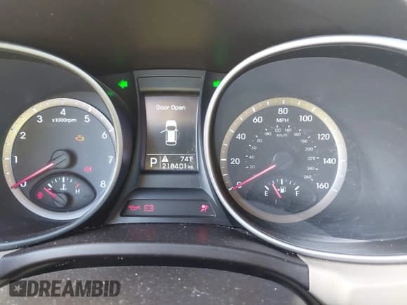 ✅ 2013 Hyundai Santa Fe Sport • VIN: 5XYZT3LB4DG087642 • Лот: 43611944. Опубликован ранее на IAAI с пробегом 218 401 миль. Бесплатный доступ к архиву аукционных продаж из США и подробный отчёт об истории автомобиля на DreamBid. Изображение 7.