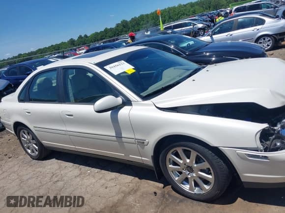 ✅ 2003 Volvo S80 • VIN: YV1TS91Z031304253 • Lot: 39456223. Wystawiony na IAAI z przebiegiem 62 592 mil. Bezpłatny archiwum sprzedaży aukcyjnych z USA i szczegółowy raport historii pojazdu na DreamBid. Zdjęcie 13.