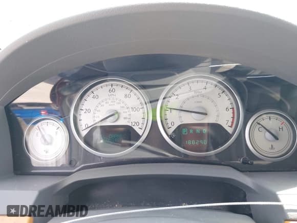 ✅ 2010 Chrysler Town & Country Limited • VIN: 2A4RR7DX2AR358067 • Lot: 42065257. Wystawiony na IAAI z przebiegiem 188 290 mil. Bezpłatny archiwum sprzedaży aukcyjnych z USA i szczegółowy raport historii pojazdu na DreamBid. Zdjęcie 7.